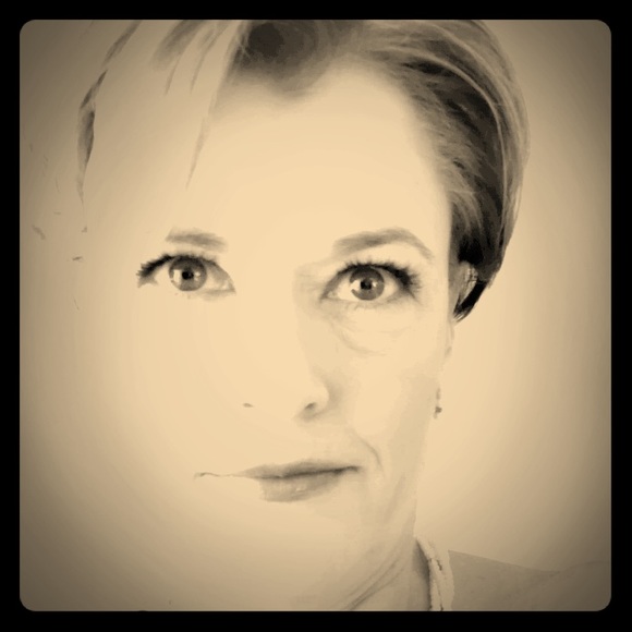 My Fab Four legged babies! Thanks for stopping by! - Picture 1 of 9